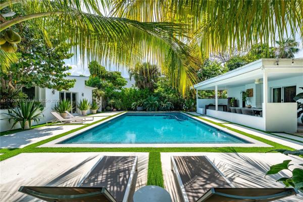2135 NE 124th St, Miami, Florida 33181, image 1