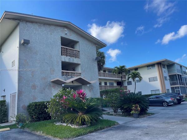 Mar-Len Gardens, 17090 NE 14 Ave #314, North Miami Beach, Florida 33162, image 1