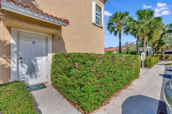 Tequesta Trace, 112 Lighthouse Cir #H, Tequesta, Florida 33469, image 1
