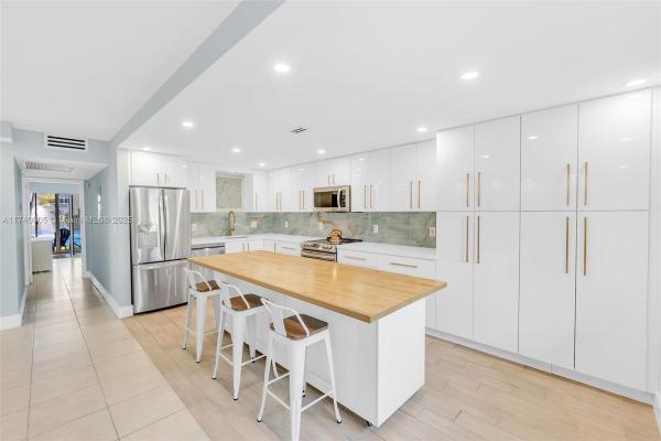 Eleuthera Village, 1805 Eleuthera Pt #E1, Coconut Creek, Florida 33066, image 1