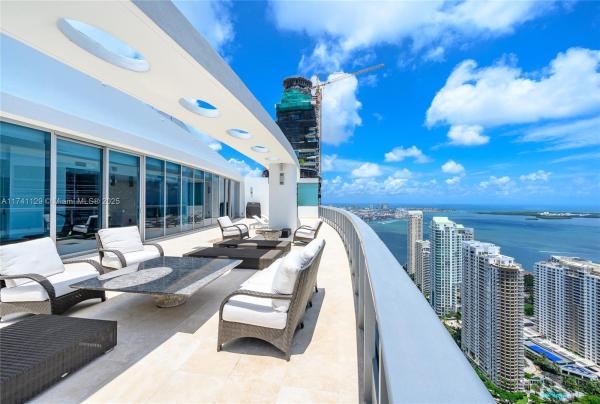 Epic Hotel & Residences, 200 Biscayne Blvd Way #5402, Miami, Florida 33131, image 1