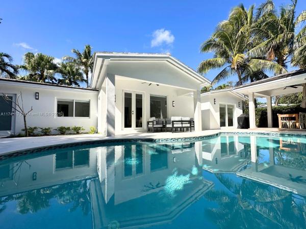 Tropical Isle Homes, 515 Warren Ln, Key Biscayne, Florida 33149, image 1
