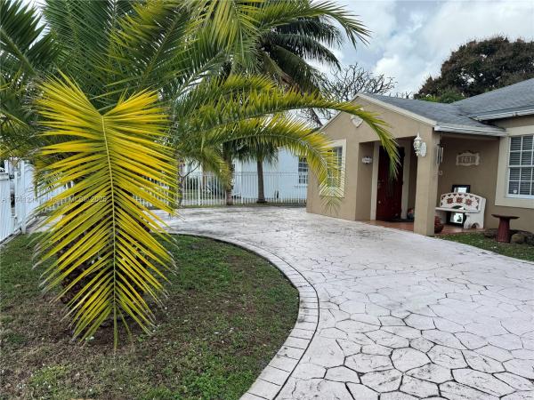 Essex Village, 761 NE 4th Pl, Hialeah, Florida 33010, image 1