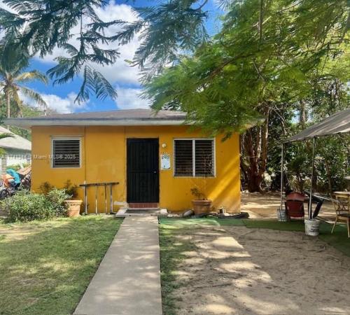 7720 NW Miami Pl, Miami, Florida 33150, image 1