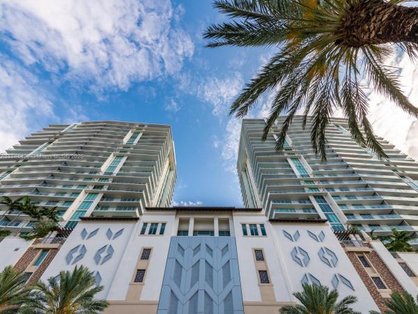 Parque Towers, 330 Sunny Isles Blvd #5-2503, Sunny Isles Beach, Florida 33160, image 1