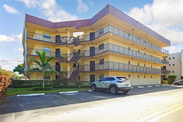 Plantation Club, 6855 W Broward Blvd #304B, Plantation, Florida 33317, image 1