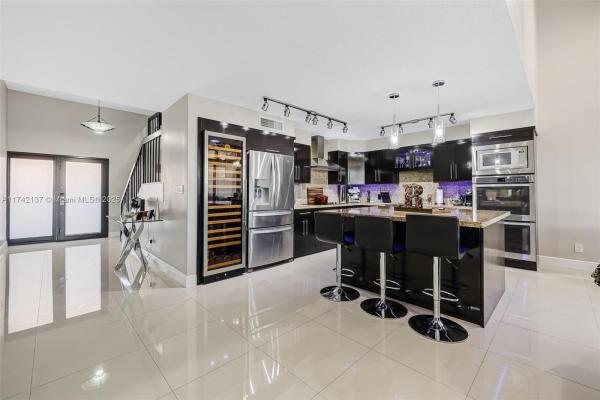 Villas Central, 10830 N Golfview Dr #10830, Pembroke Pines, Florida 33026, image 1