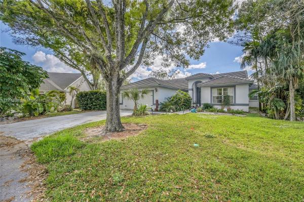 Lyons Gate, 7102 NW 45th Ave, Coconut Creek, Florida 33073, image 1