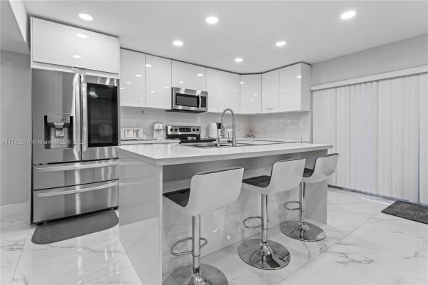 Palm Springs Villas, 7140 W 2nd Way #7140, Hialeah, Florida 33014, image 1