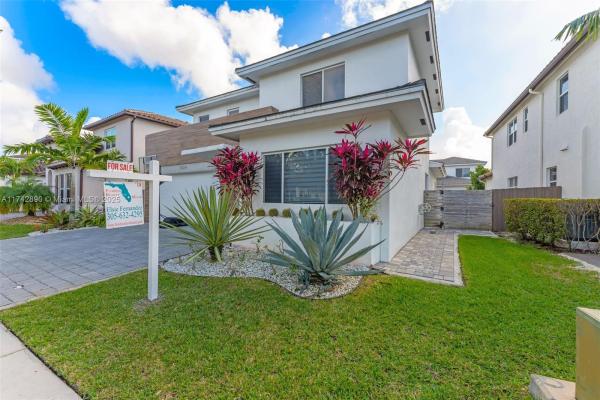 Venetian Parc, 15124 SW 176th Ter, Richmond West, Florida 33187, image 3