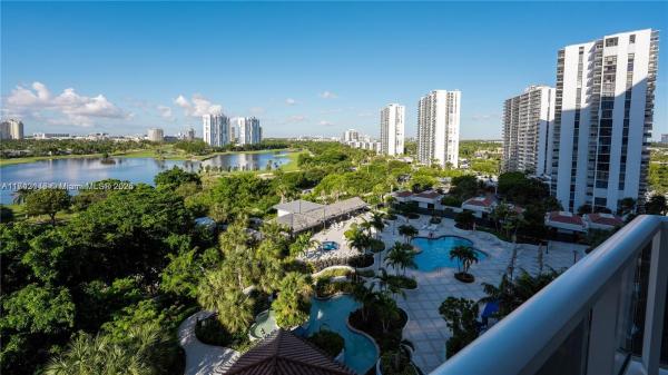 Hamptons West, 20281 E Country Club Dr #811, Aventura, Florida 33180, image 2