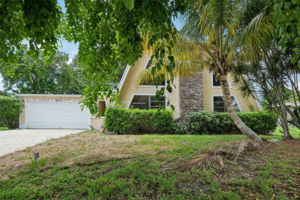 La Mancha, 126 Barcelona Dr, Royal Palm Beach, Florida 33411, image 1
