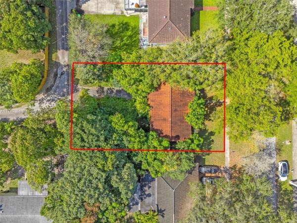 Glendale Manor, 430 NW 91st St, El Portal, Florida 33150, image 1