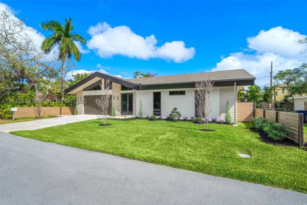 Highland Estates, 2710 NE 6th Ln, Wilton Manors, Florida 33334, image 1
