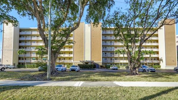 Meadowbrook Towers, 900 NE 12th Ave #206, Hallandale Beach, Florida 33009, image 1