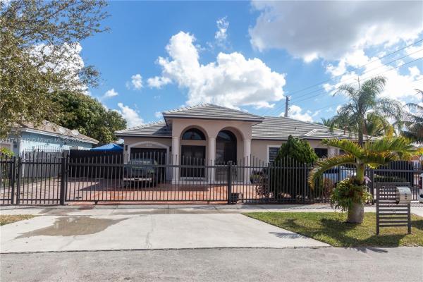 Puppys, 7005 W 5th Ave, Hialeah, Florida 33014, image 1