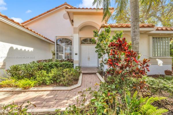 Lakewood, 3114 Lakewood Cir, Weston, Florida 33332, image 2