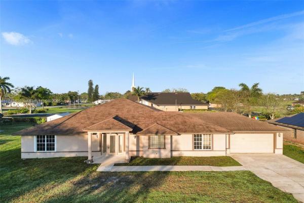 Eastlake Park, 140 NE 7th St, Belle Glade, Florida 33430, image 1