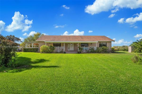 19650 SW 207th Ave, Unincorporated Dade County, Florida 33187, image 1