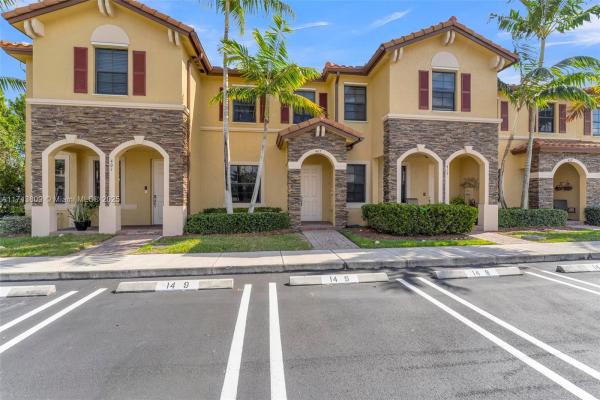 Martinique At Oasis, 407 SE 32nd Ter, Homestead, Florida 33033, image 1