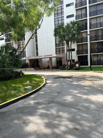 Plaza Of The Americas, 16909 N Bay Rd #310, Sunny Isles Beach, Florida 33160, image 1