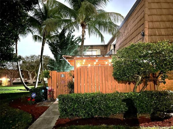 Ridgewood, 9121 SW 19th Ct #B, Davie, Florida 33324, image 1