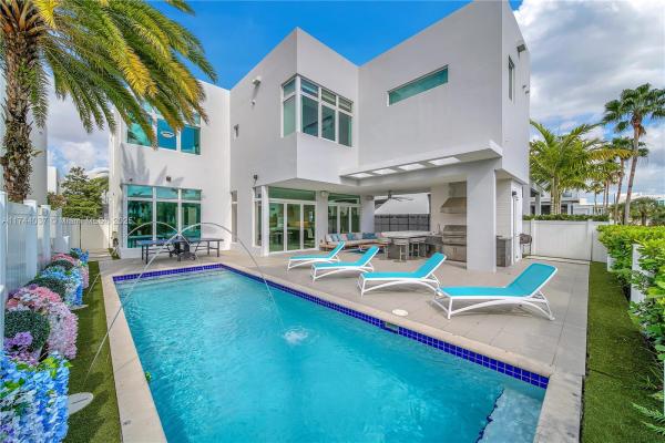 The Mansions At Doral, 10580 NW 68th Ter, Doral, Florida 33178, image 1