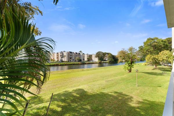 Village Of Kings Creek, 7720 Camino Real #E211, Glenvar Heights, Florida 33143, image 1