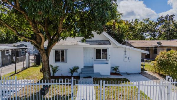866 NW 108th St, Miami, Florida 33168, image 1