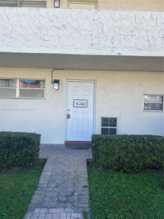 Hollybrook Golf & Tennis Club, 361 S Hollybrook Dr #104, Pembroke Pines, Florida 33025, image 1