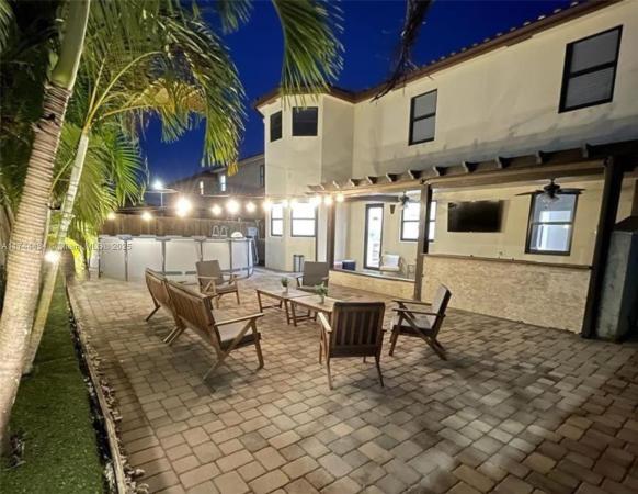 Venetian Parc, 15565 SW 176th Ter, Richmond West, Florida 33187, image 1
