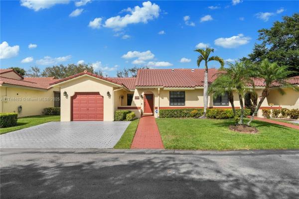 Alhambra Circle, 9555 Toledo Ln, Davie, Florida 33324, image 1