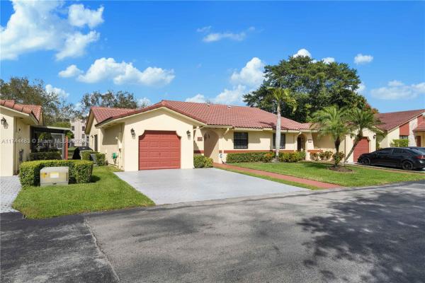 Alhambra Circle, 9555 Toledo Ln, Davie, Florida 33324, image 3