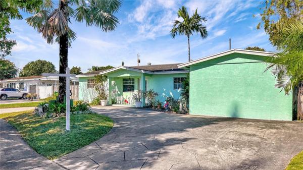 Pine Tree Manor, 9299 Jamaica Dr, Cutler Bay, Florida 33189, image 1