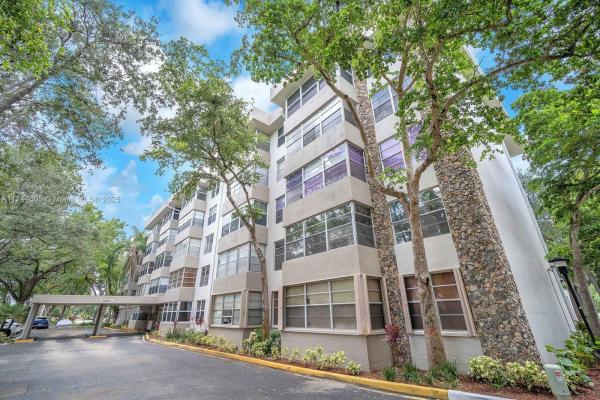 Plantation Place, 6700 Cypress Rd #409, Plantation, Florida 33317, image 1