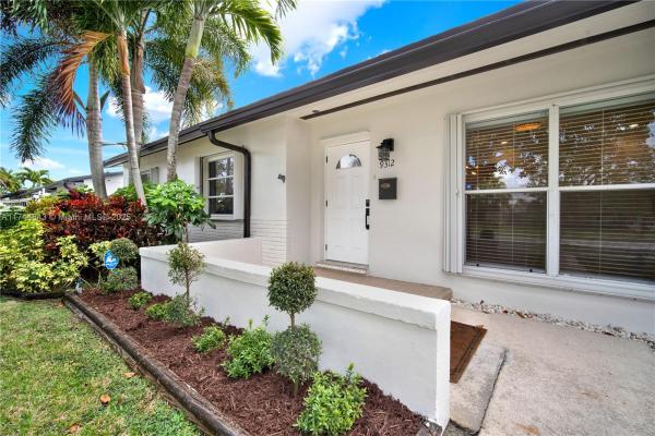 Bel Aire, 9312 SW 182nd St, Palmetto Bay, Florida 33157, image 1