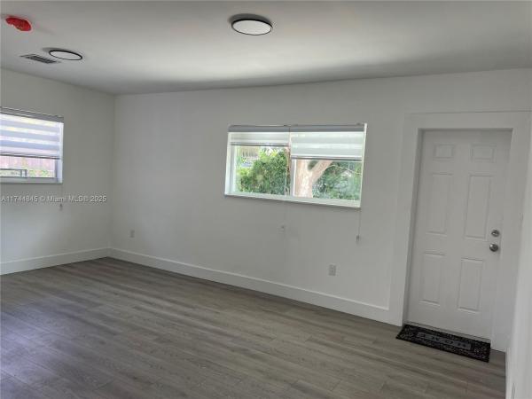 Sierra, 19401 NW 1st Pl, Miami Gardens, Florida 33169, image 3