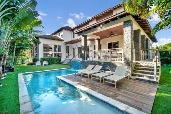 Tropical Isle Homes, 573 Warren Ln, Key Biscayne, Florida 33149, image 1
