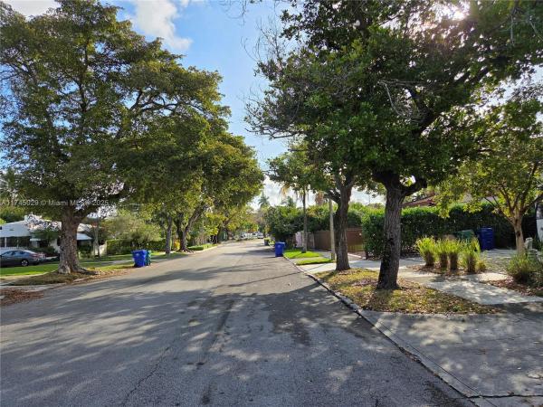 Silver Bluff Estates, 2350 SW 25th Ter, Miami, Florida 33133, image 3
