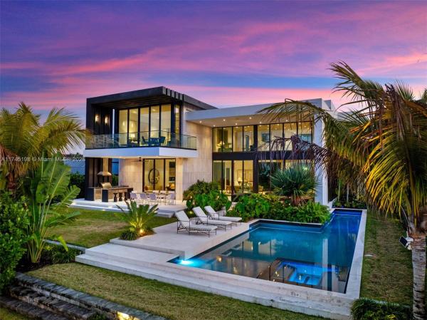 Golden Isles, 478 Tamarind Dr, Hallandale Beach, Florida 33009, image 1