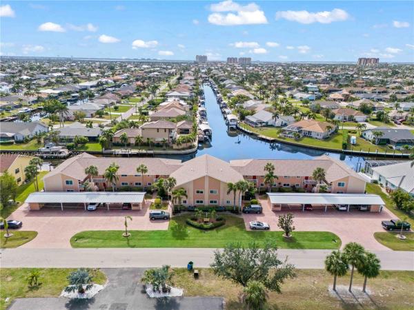 Villa De Vern, 1118 SW 48th Ter #103, Cape Coral, Florida 33914, image 2