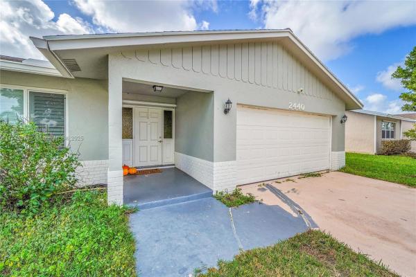Waterford Homes, 2440 SW 12th St, Deerfield Beach, Florida 33442, image 1
