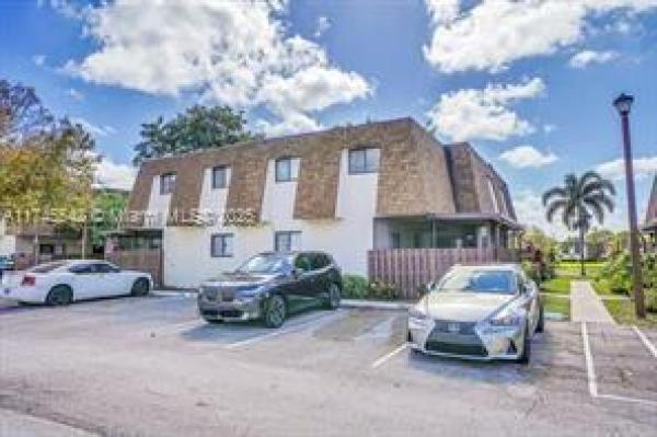 Le Clos Townhomes, 129 San Remo Blvd, North Lauderdale, Florida 33068, image 1