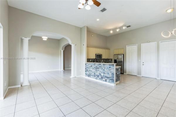 Kendalland, 16617 SW 81st Ter, Kendall, Florida 33193, image 3
