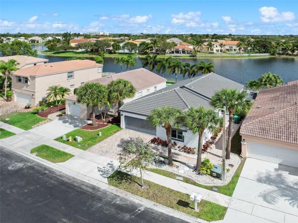 Royal Bay, 1355 NW 159th Ave, Pembroke Pines, Florida 33028, image 1