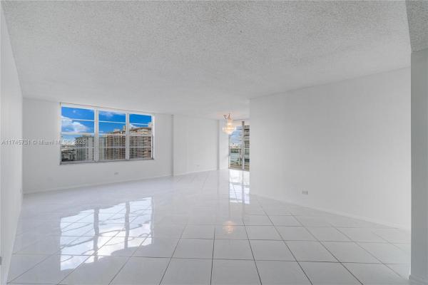 Winston Towers 300, 230 174th St #1912, Sunny Isles Beach, Florida 33160, image 2