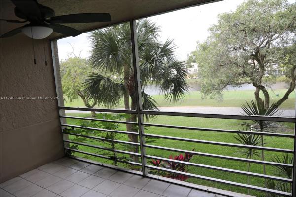 Sabal Palm Of Pine Island Ridge, 1811 Sabal Palm Dr #206, Davie, Florida 33324, image 3
