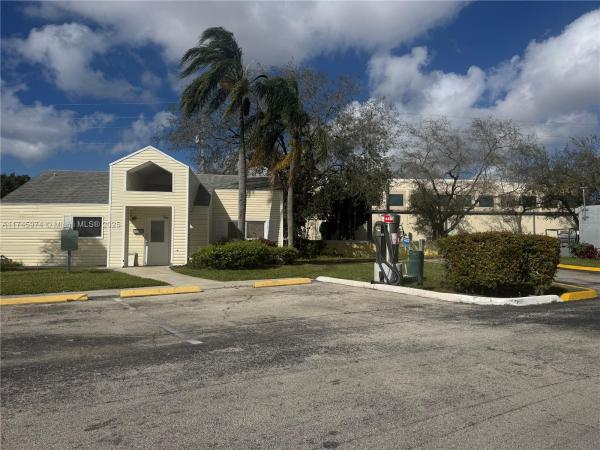 Summer Lake, 3425 NW 44th St #106, Oakland Park, Florida 33309, image 1