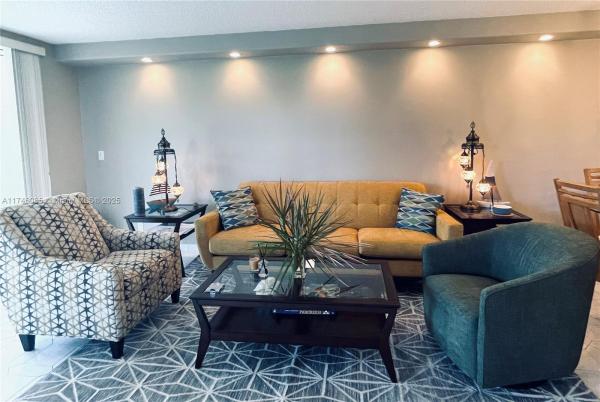 Palm-Aire Country Club 6, 3800 Oaks Clubhouse Dr #112, Pompano Beach, Florida 33069, image 1