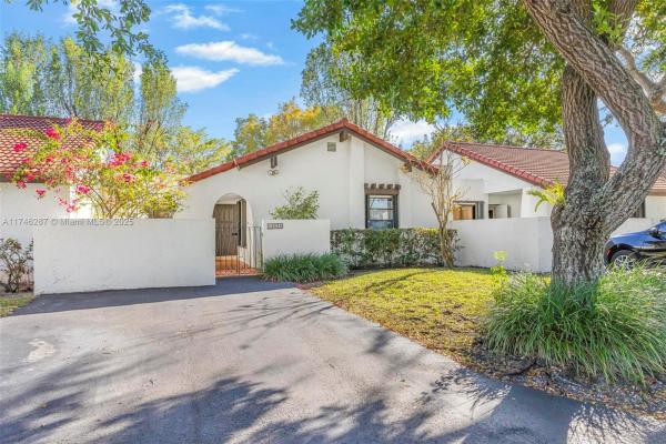 Town Villas In The Crossings, 13434 SW 111th Ter 0, The Crossings, Florida 33186, image 1